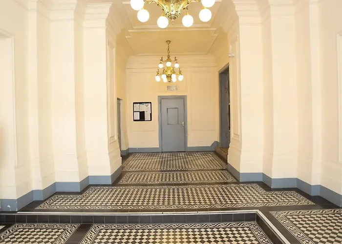 Апартаменти Opera Відень